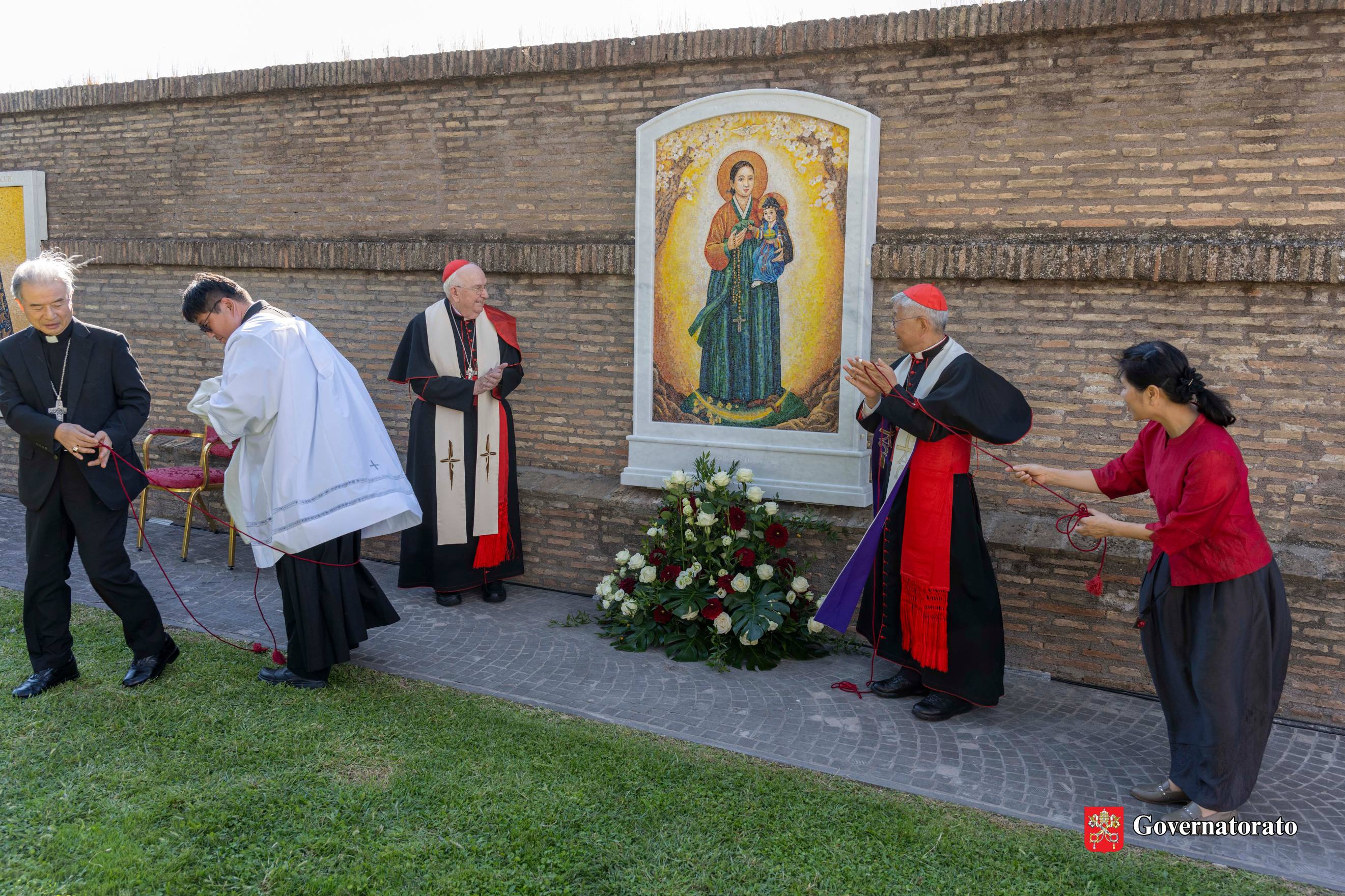 Tranh Đức Mẹ Hàn Quốc ở Vườn Vatican